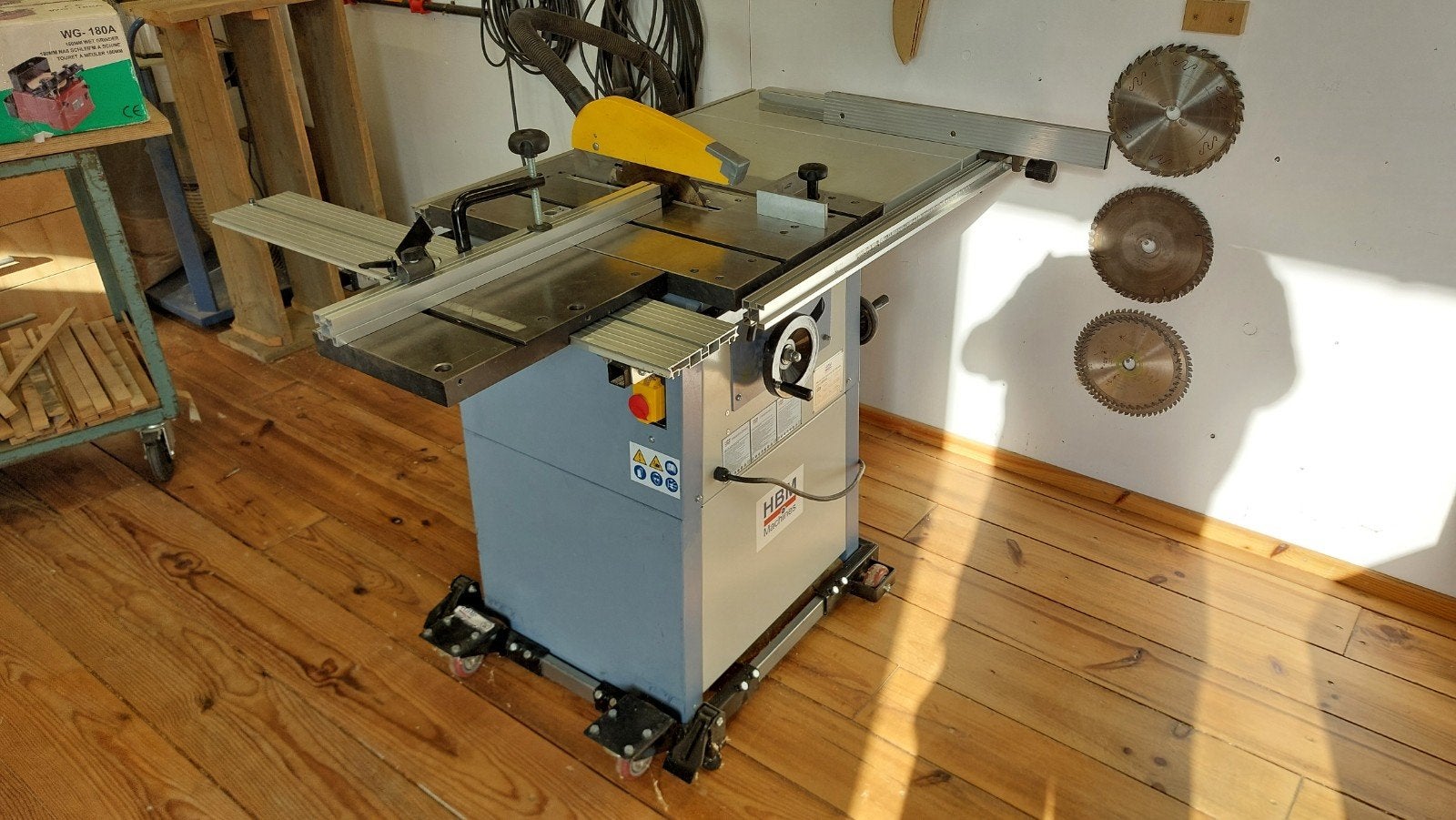 hbm 250 zaagmachine met roltafel