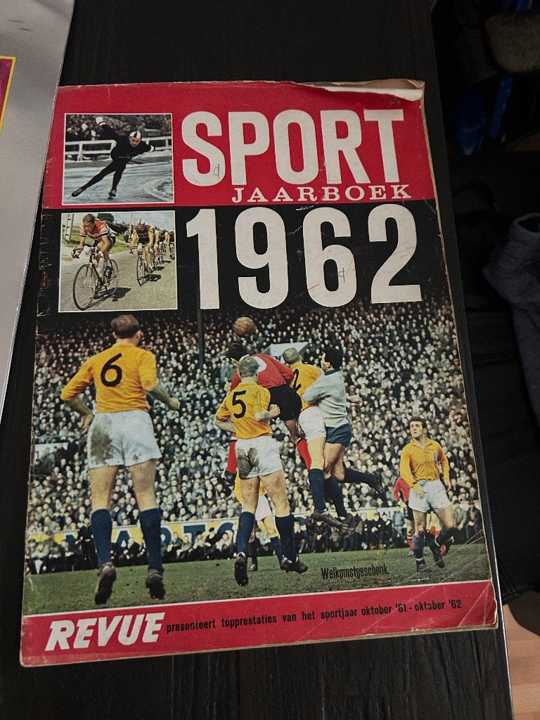 Groot vintage jaarboek Sportboek 1962 Revue, Gelezen, Revue, Ophalen of Verzenden, Balsport