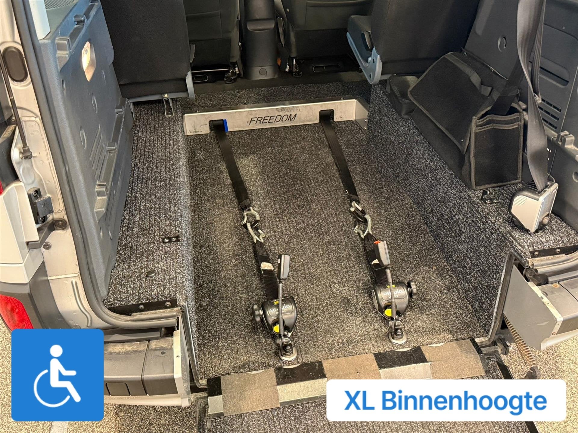 Renault Kangoo Rolstoelauto XXL-Ombouw 150cm binnenhoogte vo, Auto's, Gebruikt, Zwart, Bedrijf, Kangoo