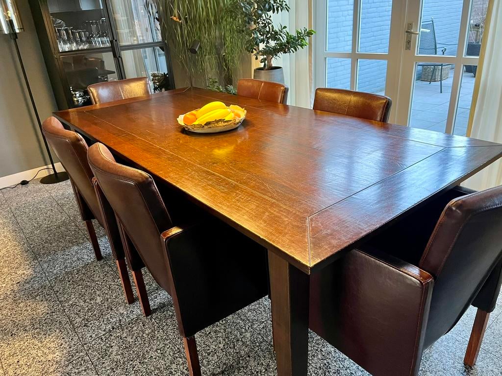 Houten tafel van 220 cm x 100 cm en 6 bruine leren stoelen, Ophalen, Gebruikt