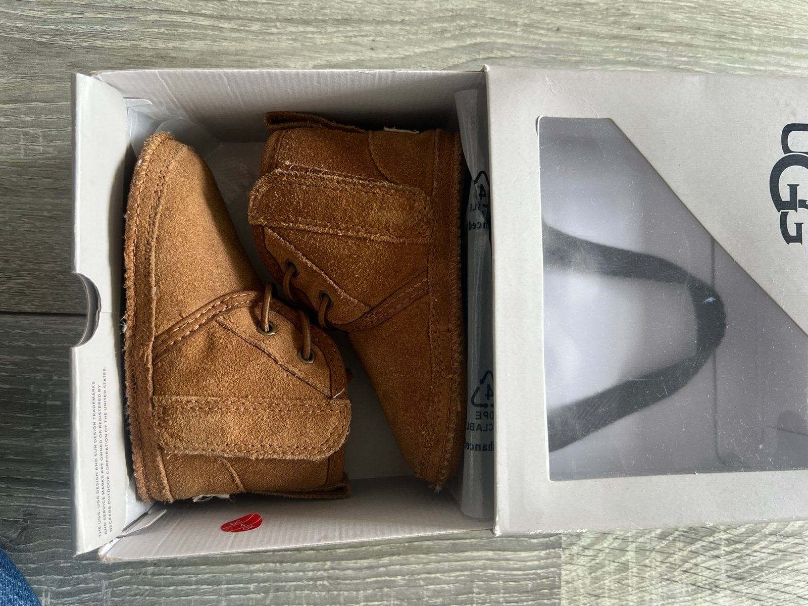 Baby uggs Classic Ultra Mini-Laarsje maat 20 - 20,5, Kinderen en Baby's, Jongen of Meisje, Nieuw, Ophalen of Verzenden, Laarzen