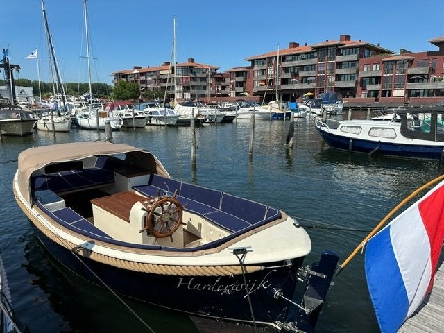 Prachtige ruime stabiele sloep – 12-14 personen, Watersport en Boten, Gebruikt, Binnenboordmotor, 8 m, Polyester