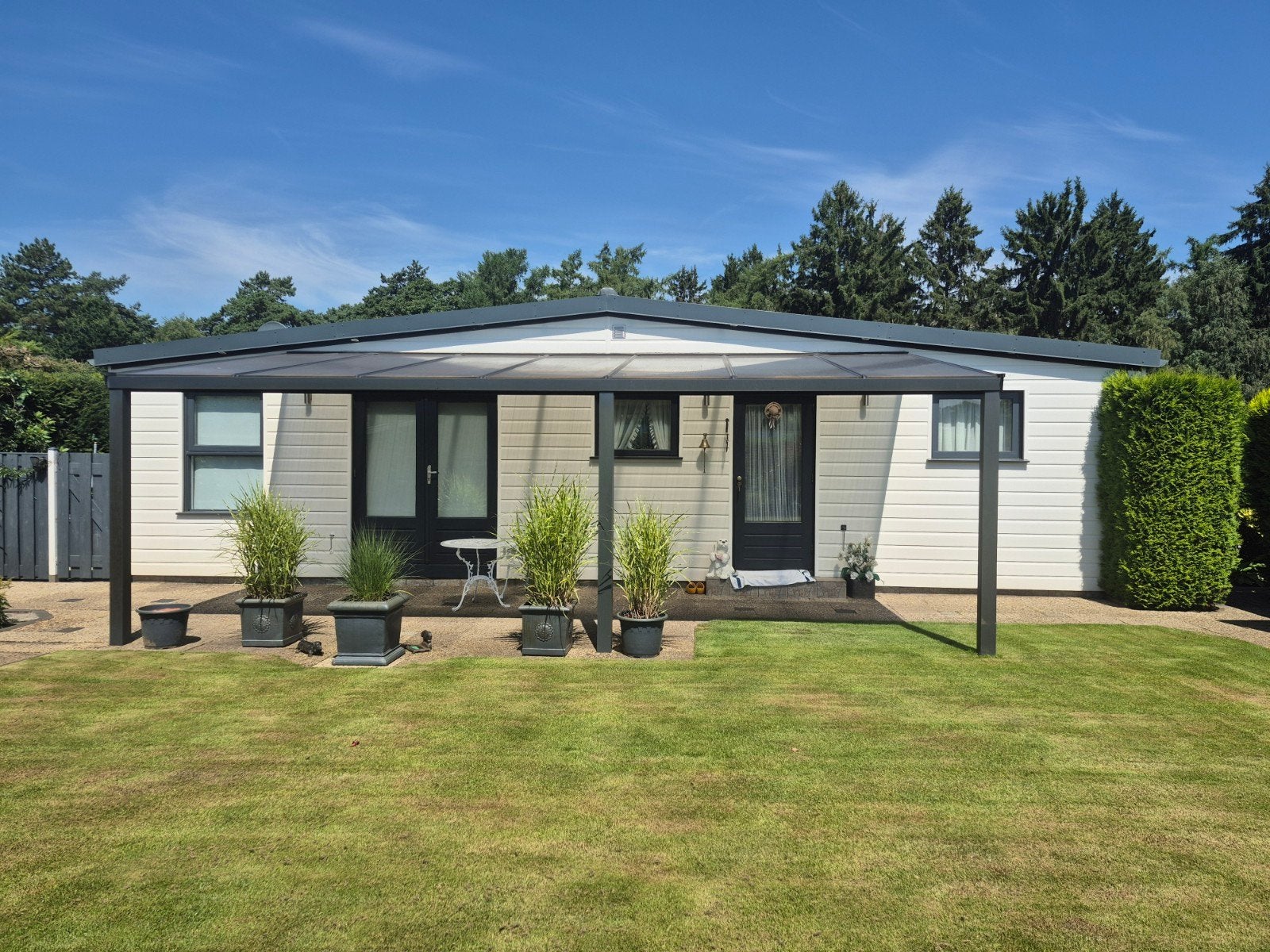 Chalet te koop met prachtige tuin op Chaletpark Wellsche hut, Caravans en Kamperen