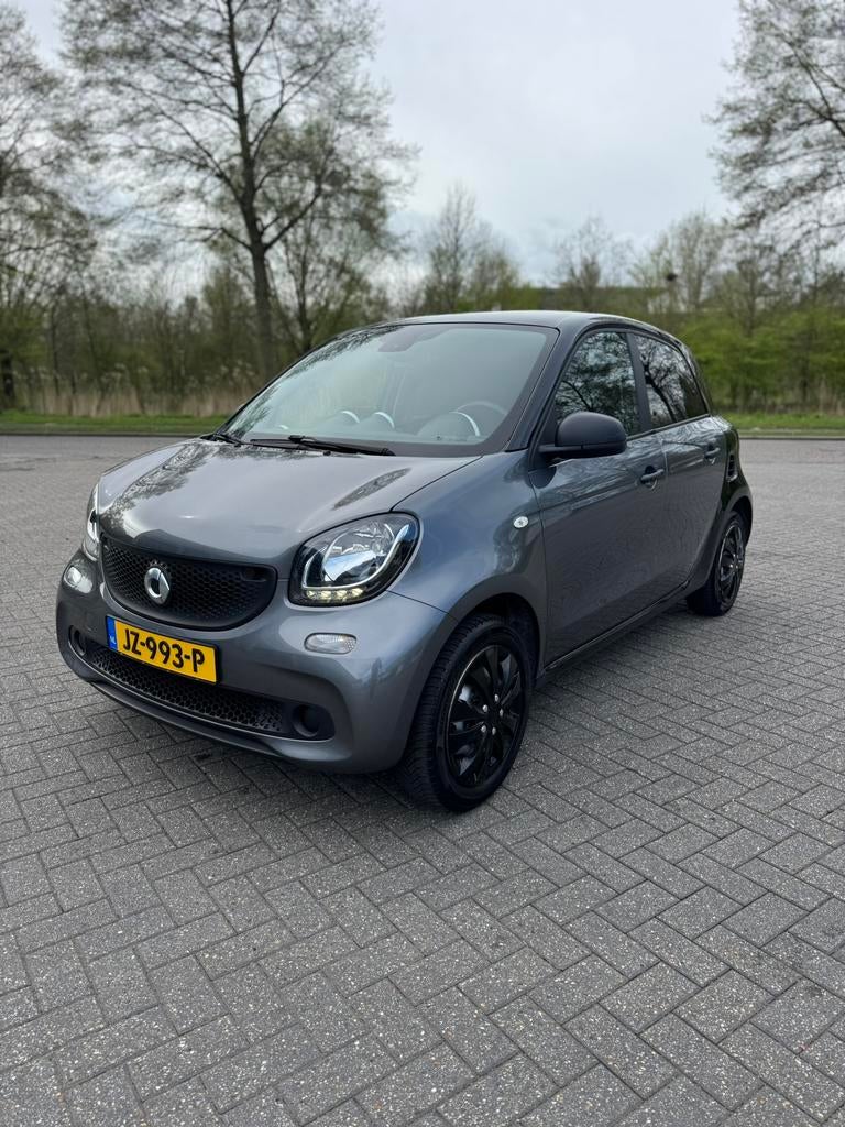 Smart ForFour 1.0 52KW 2016 Grijs, Auto's, Achterwielaandrijving, 4 stoelen, Origineel Nederlands, 24 km/l