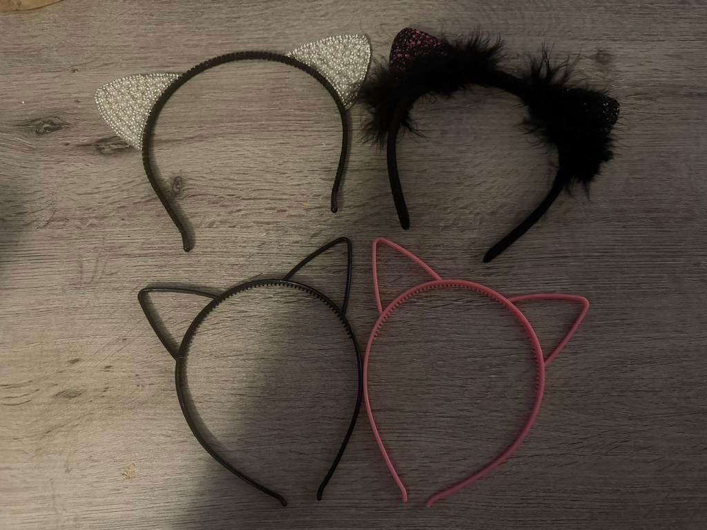 4 diademen met katten oortjes., Ophalen of Verzenden, Zo goed als nieuw