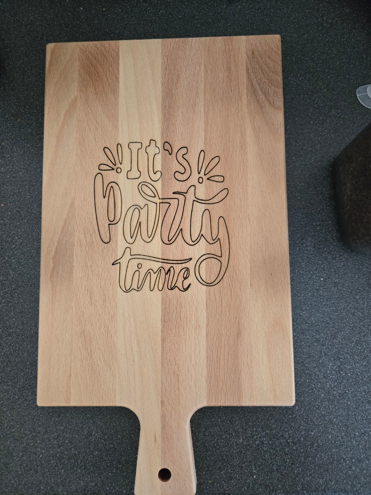 Borrelplank "It's Party Time" - Personaliseerbaar, Hout, Snij-/serveerplank, Nieuw, Ophalen of Verzenden