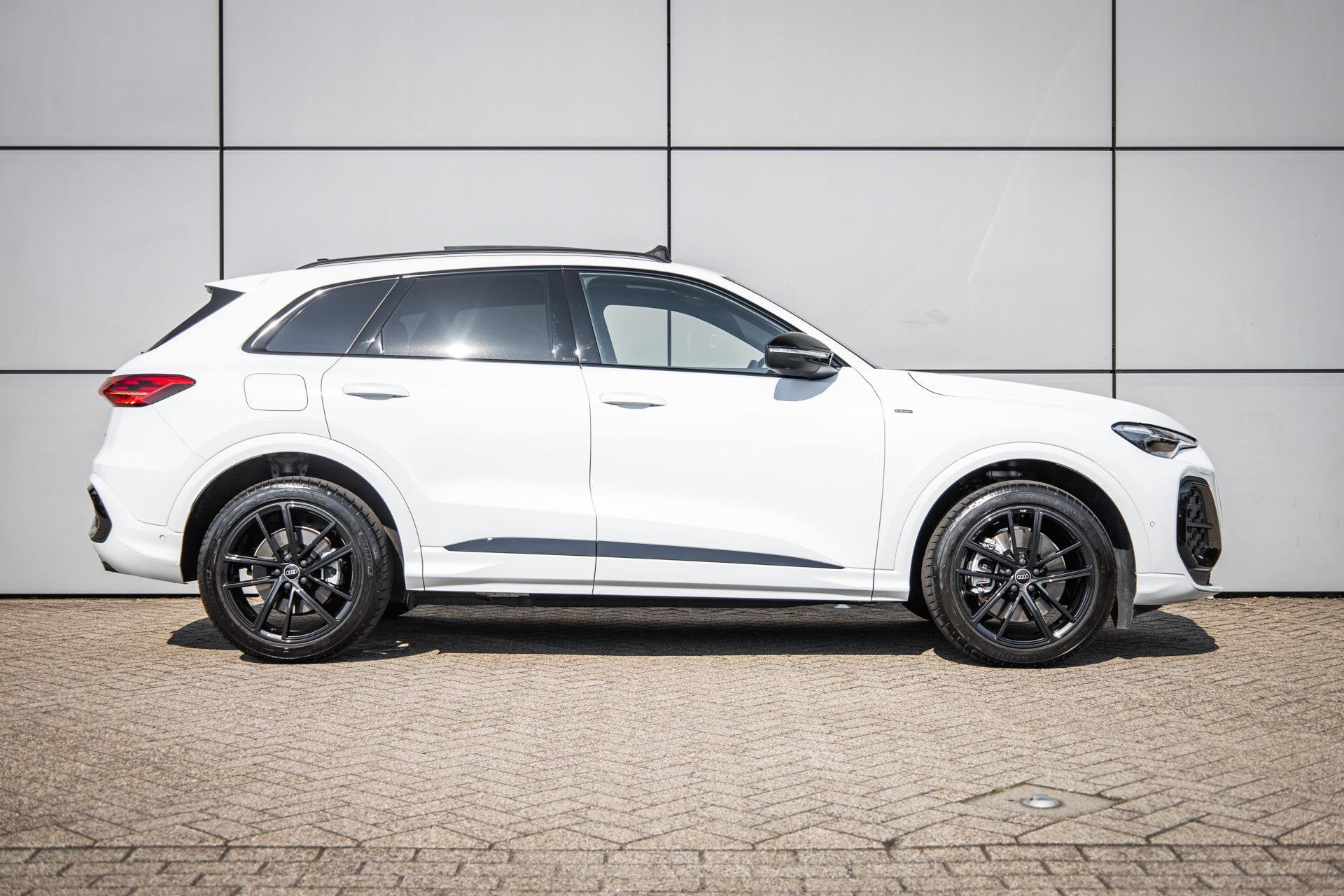 Audi Q5 2.0 TFSI e-hybrid quattro S edition | 20" LMV | Pano, Auto's, Audi, Automaat, Stof, Gebruikt, 4 cilinders