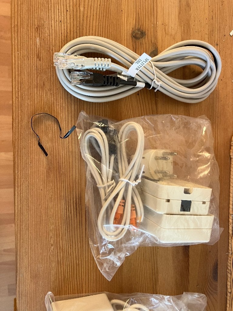 DSL Splitter en Kabels - Nieuw in Verpakking, Audio, Tv en Foto, Audiokabels en Televisiekabels, Verzenden, Zo goed als nieuw