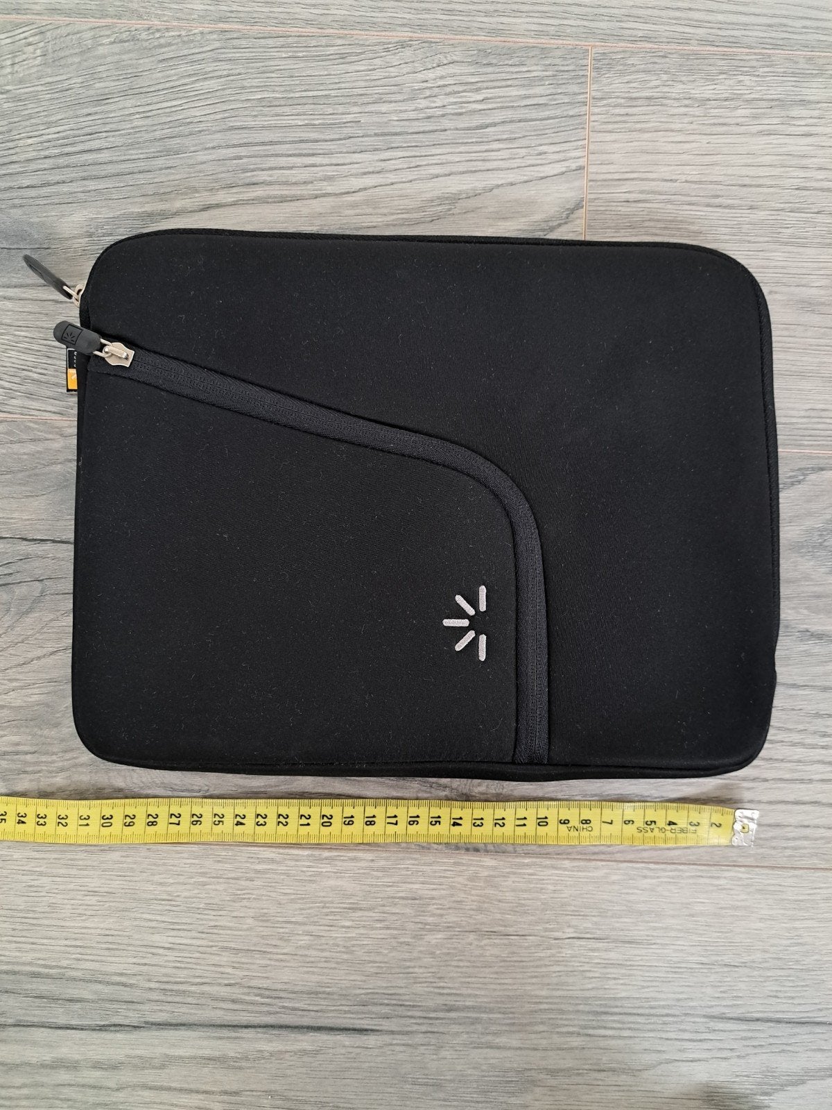 Laptophoes - case logic in zeer goede staat 31 - 24 cm, Ophalen of Verzenden, Zo goed als nieuw