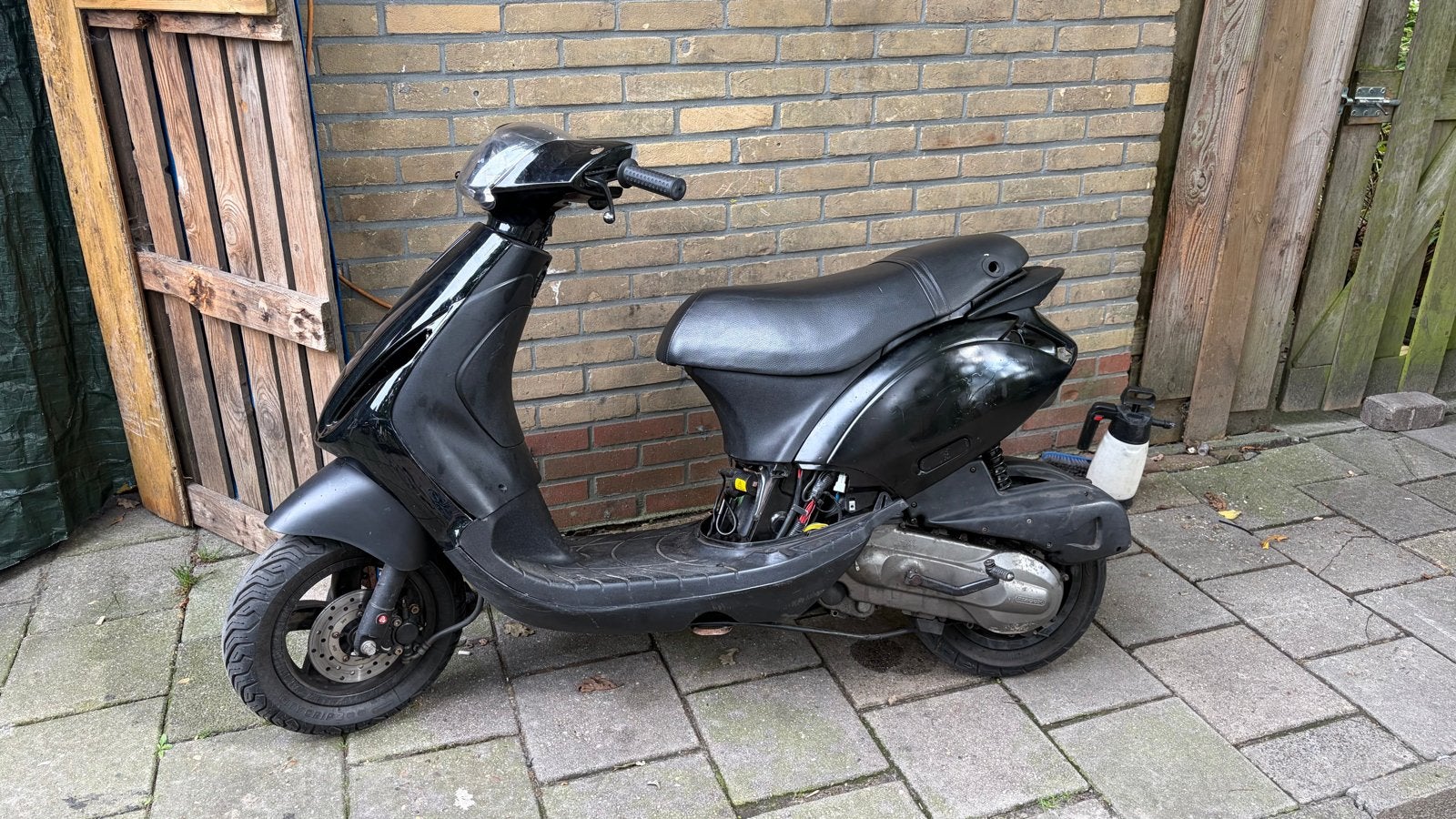 Piaggio Zip 125cc AC Scooter - Zonder kenteken, Fietsen en Brommers, Ophalen, Gebruikt