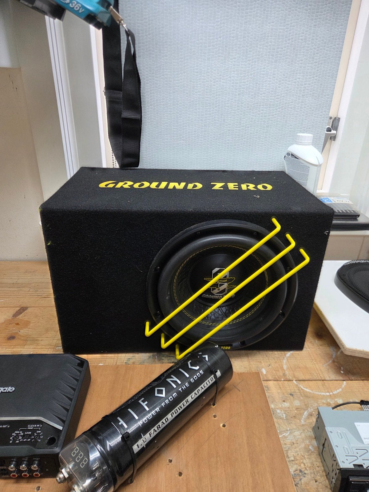 Foto 11 van Subwoofer Set: Ground Zero, Kenwood, Rockford Fosgat