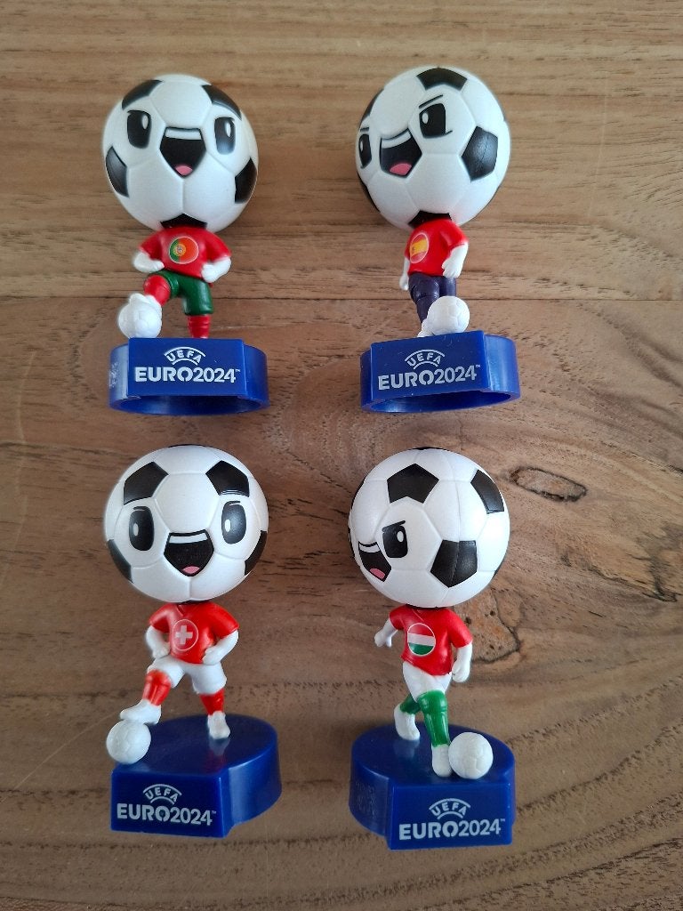 4 voetballertjes Panini euro 2024, Ophalen of Verzenden, Zo goed als nieuw, Buitenlandse clubs, Beeldje of Poppetje