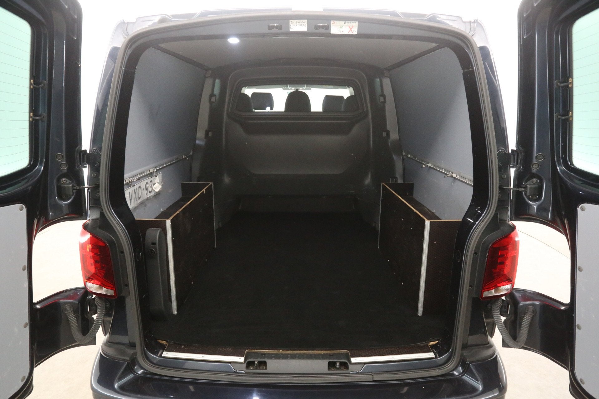 Volkswagen Transporter 2.0 TDI Bulli L2H1 Leighton Edition 2, Auto's, Gebruikt, Euro 6, 4 cilinders, 2500 kg
