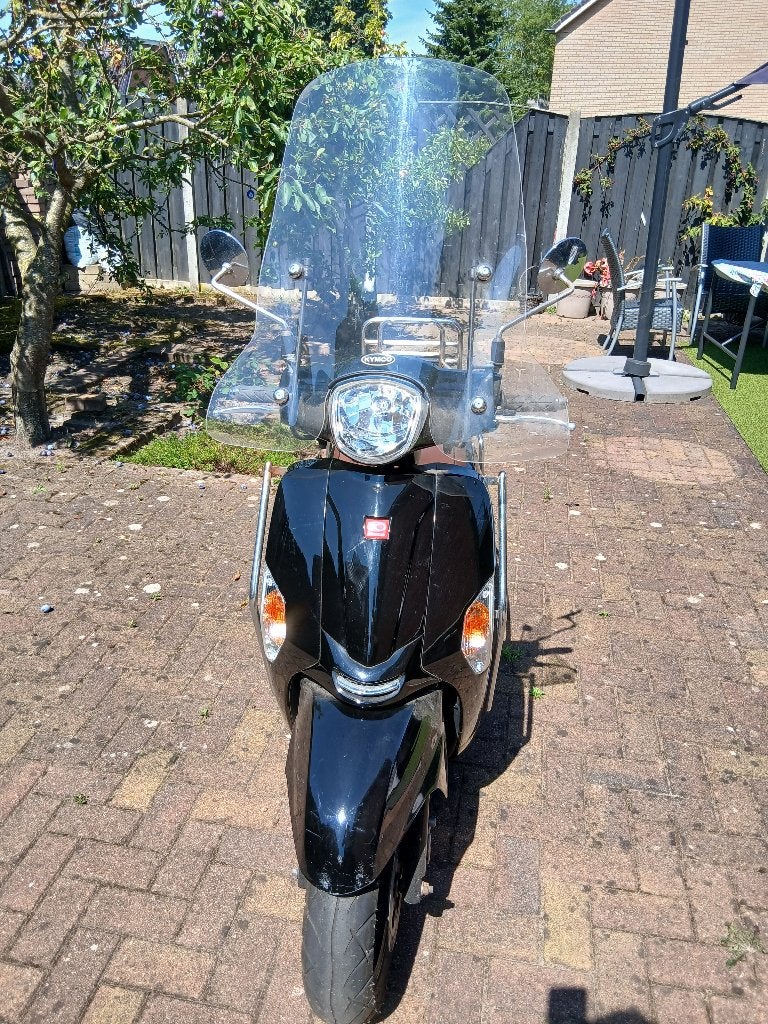 Snorfiets Kymco Like 50, Fietsen en Brommers, Ophalen, Zo goed als nieuw, Like, Benzine