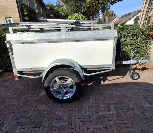 Te huur: Vakantiekar met imperiaal voor 3 fietsen