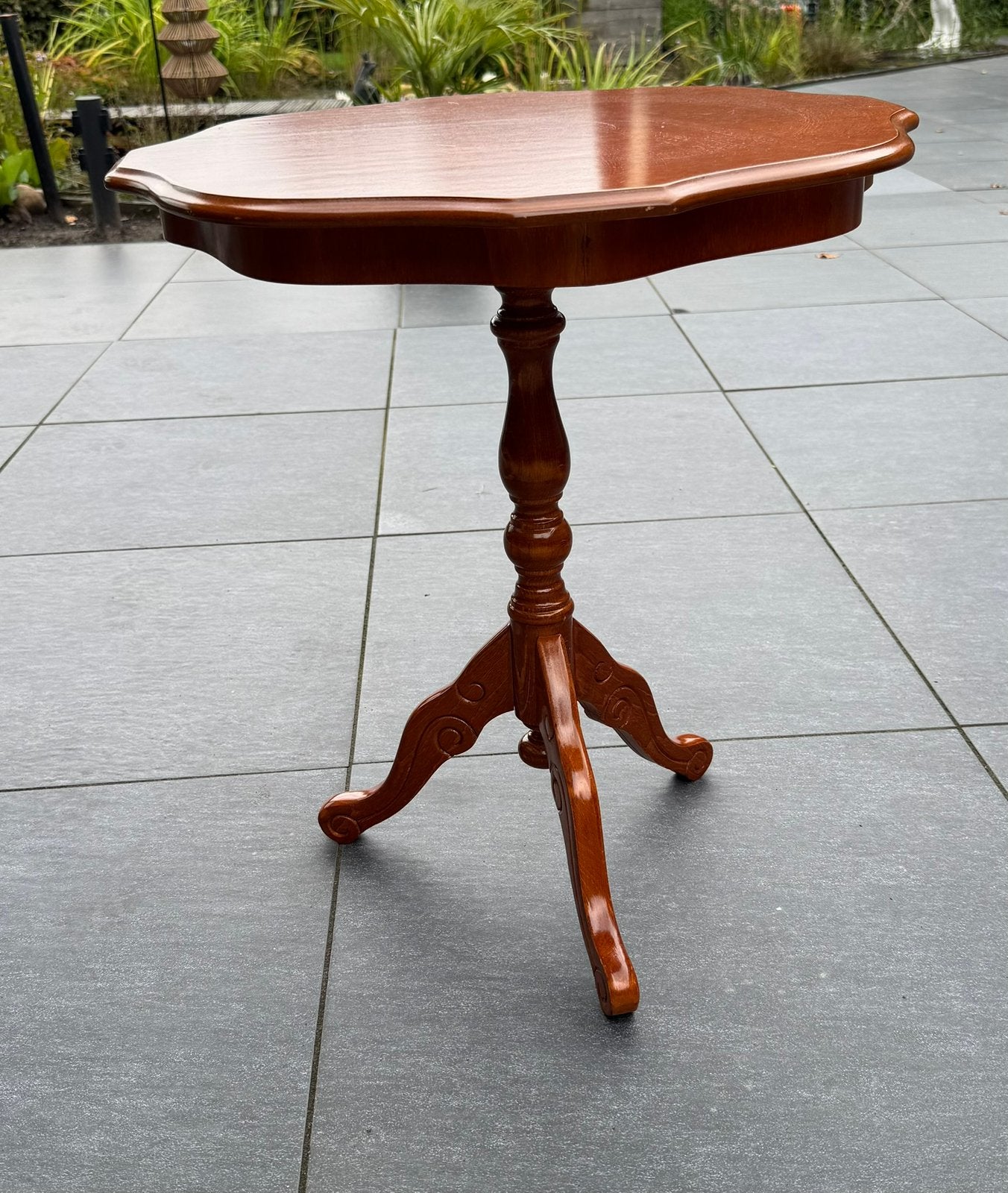 Klassieke bijzettafel van hout, Antiek en Kunst, Ophalen