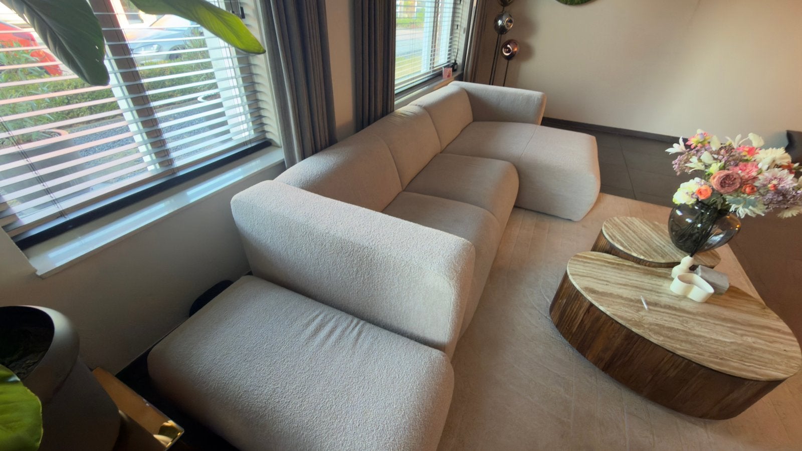 Loods5 Hoekbank Benno 300cm Teddy Naturel + Hocker 90 cm, Huis en Inrichting, Ophalen, Zo goed als nieuw