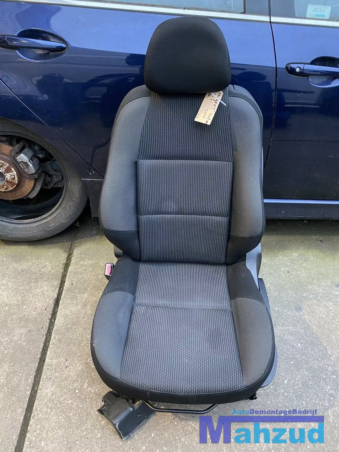 PEUGEOT 207 CC Bestuurders links voor stoel zwart grijs stof, Taurusavenue 1
2132 LS  Hoofddorp, NL, Gebruikt, Contact.group@renault.com