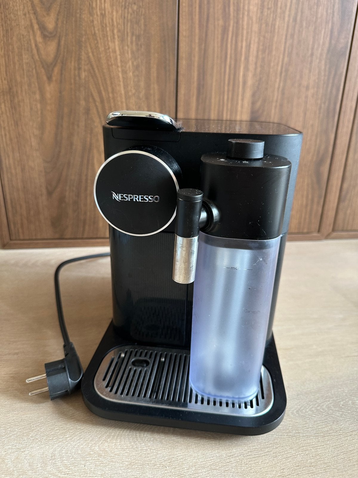 De'Longhi Nespresso Gran Lattissima, Witgoed en Apparatuur, Koffiezetapparaten, Gebruikt, Koffiemachine, Ophalen of Verzenden