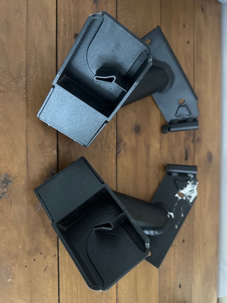 Lovens adapterset maxi Cosi (met schade), Ophalen, Gebruikt