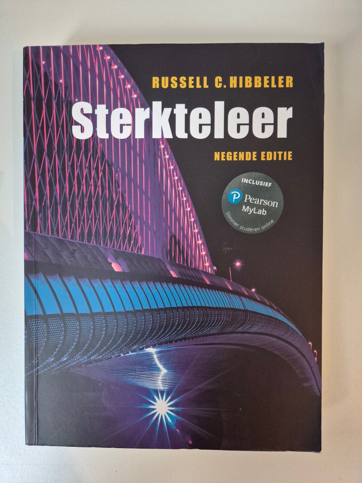 Sterkteleer. Russell C. Hibbeler -  9e editie, Boeken, Ophalen of Verzenden, Zo goed als nieuw, Russell C. Hibbeler, Nederlands