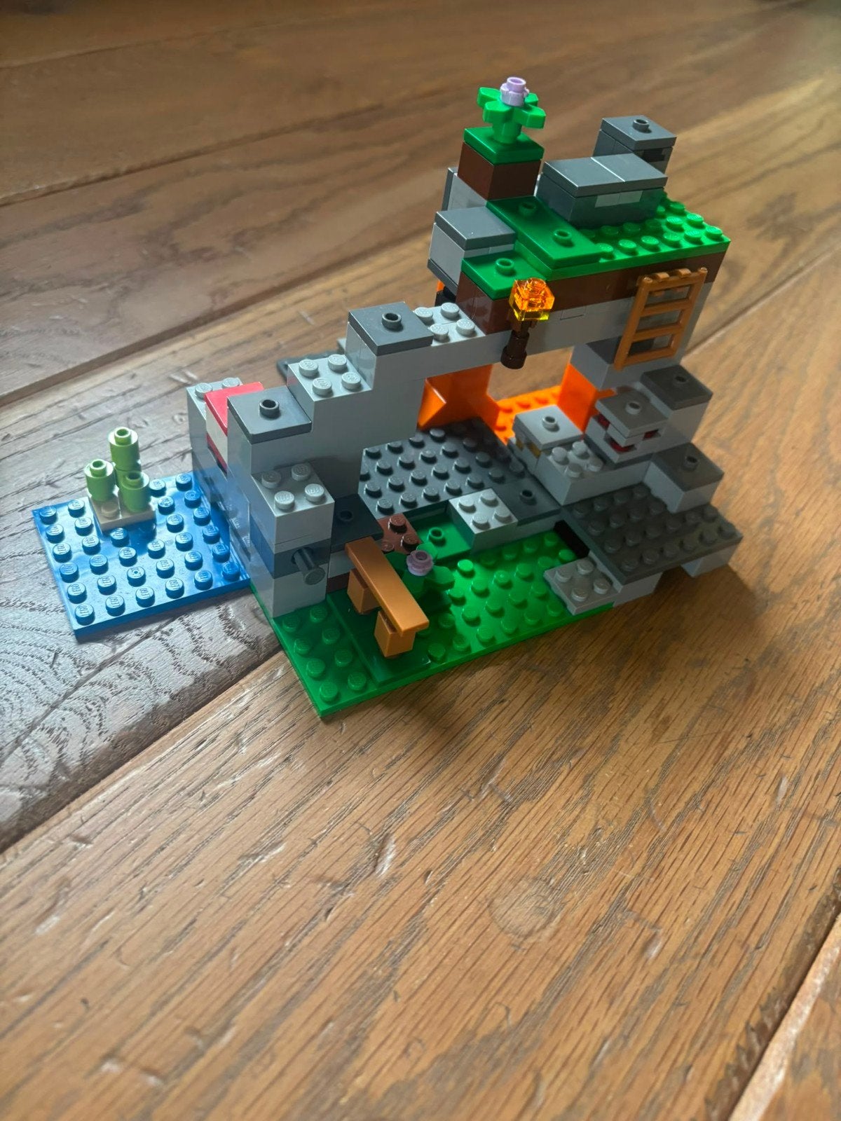 LEGO Minecraft De Zombie Grot 21141, Ophalen of Verzenden, Zo goed als nieuw