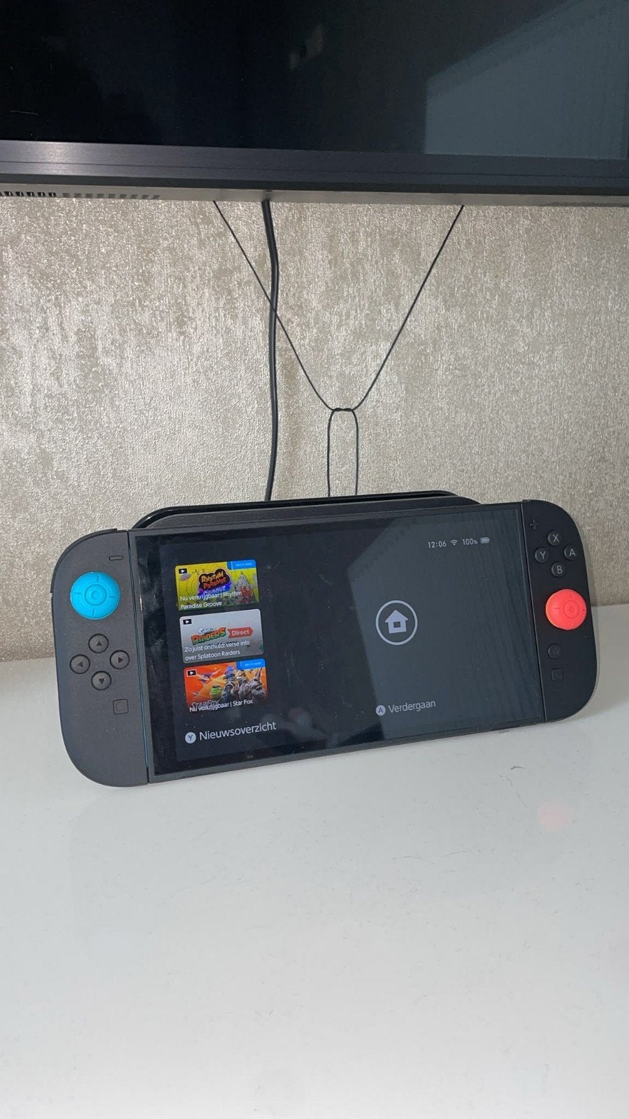 Nintendo Switch 2 Original met Dock en Joy-Cons, Spelcomputers en Games, Ophalen, Zo goed als nieuw, Switch Original, Met 1 controller