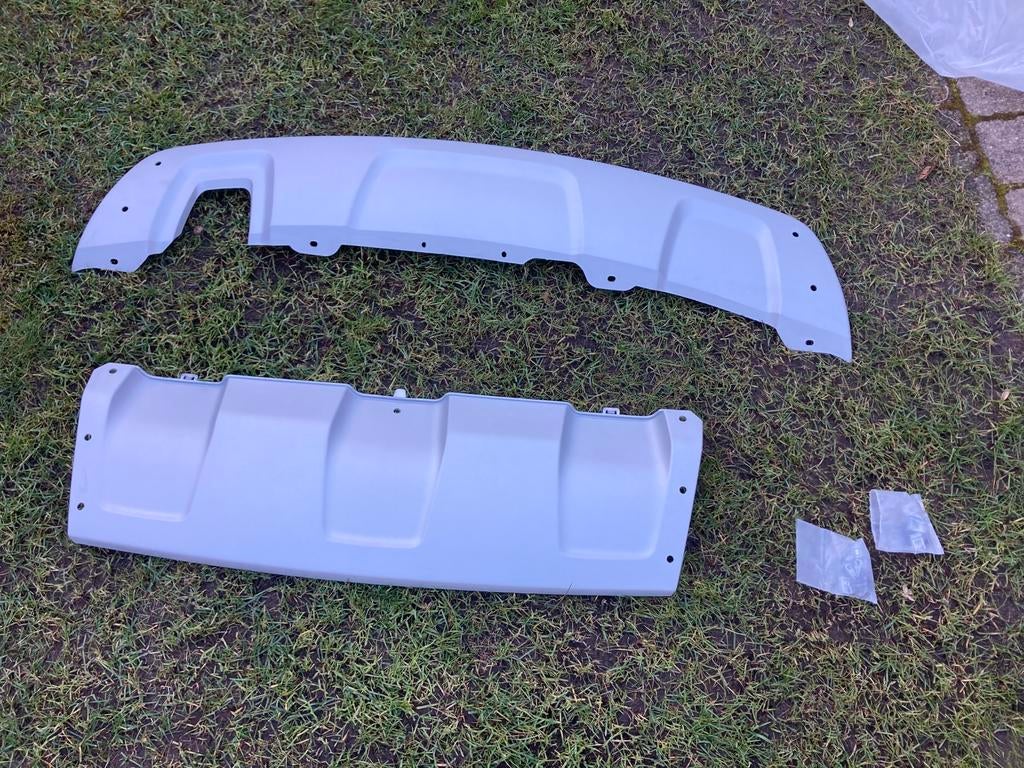 Dacia Duster spoiler platen, Dacia, Voor, Nieuw, Ophalen of Verzenden