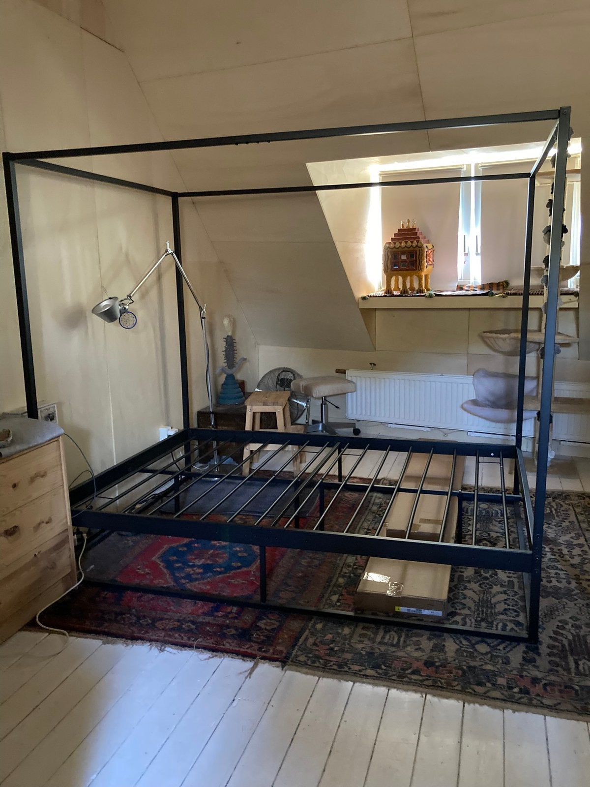 Stalen hemelbed 140x200, Huis en Inrichting, Slaapkamer | Bedden, Ophalen, Zwart, Tweepersoons, 140 cm
