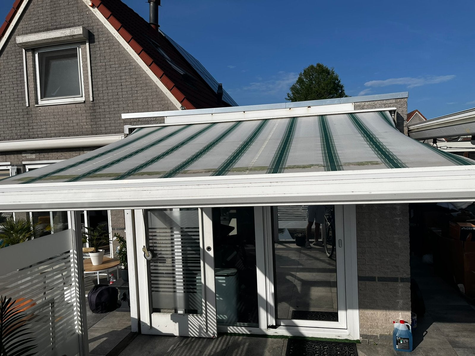 Knikarmscherm met afstandsbediening, Ophalen, Gebruikt, 150 tot 300 cm, 250 cm tot 450 cm