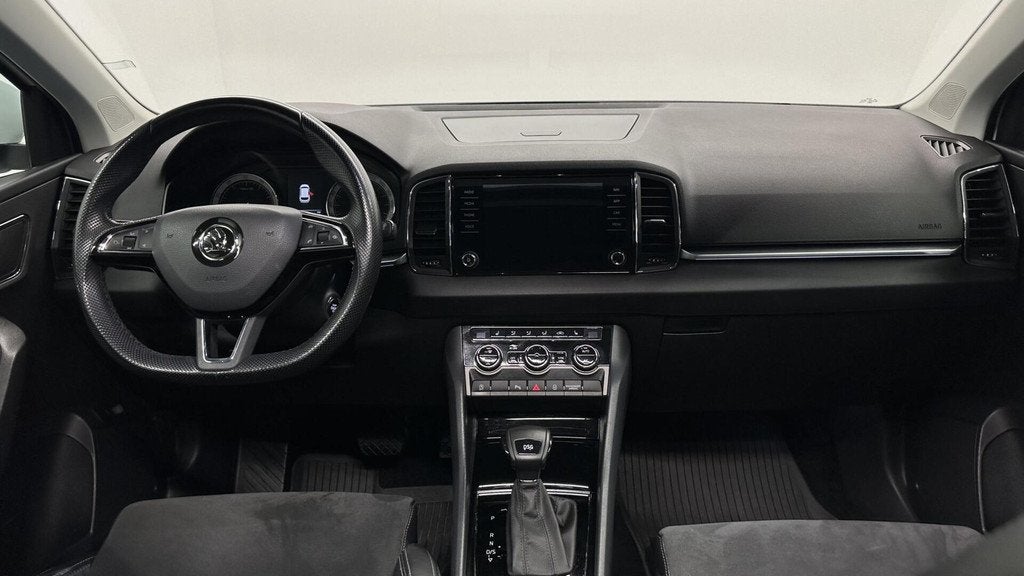 Skoda Karoq 1.5 TSI ACT Style Business PANO TREKHAAK CARPLAY, Auto's, Skoda, 4 cilinders, Wit, Karoq, Bedrijf