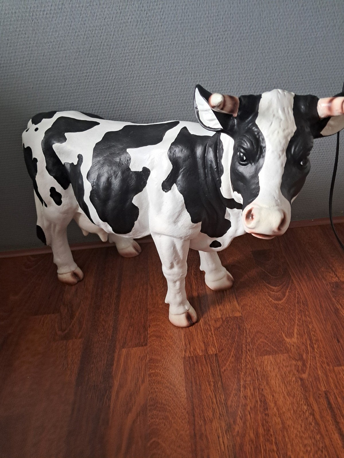 Mooi beeld van een koe te koop, Verzamelen, Beelden en Beeldjes, Ophalen, Zo goed als nieuw, Dier