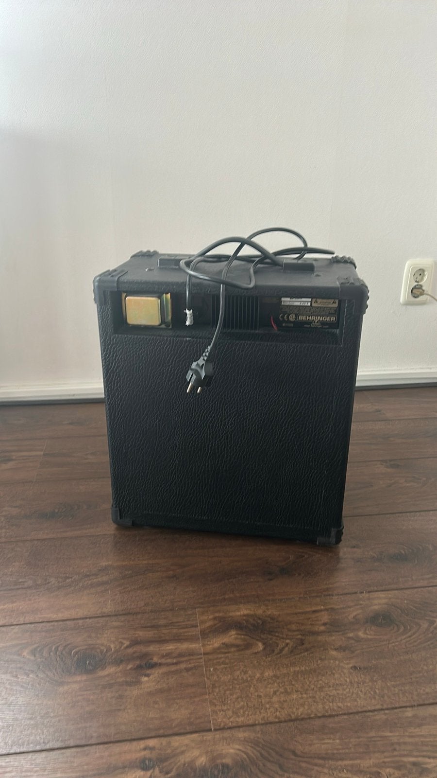 Behringer Ultrabass BX300 Basgitaarversterker, Muziek en Instrumenten, Versterkers | Bas en Gitaar, Ophalen of Verzenden, Gebruikt