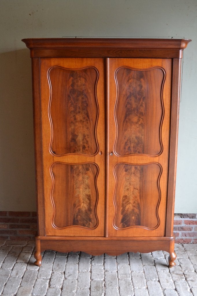 Prachtige antieke mahonie biedermeier meidenkast.