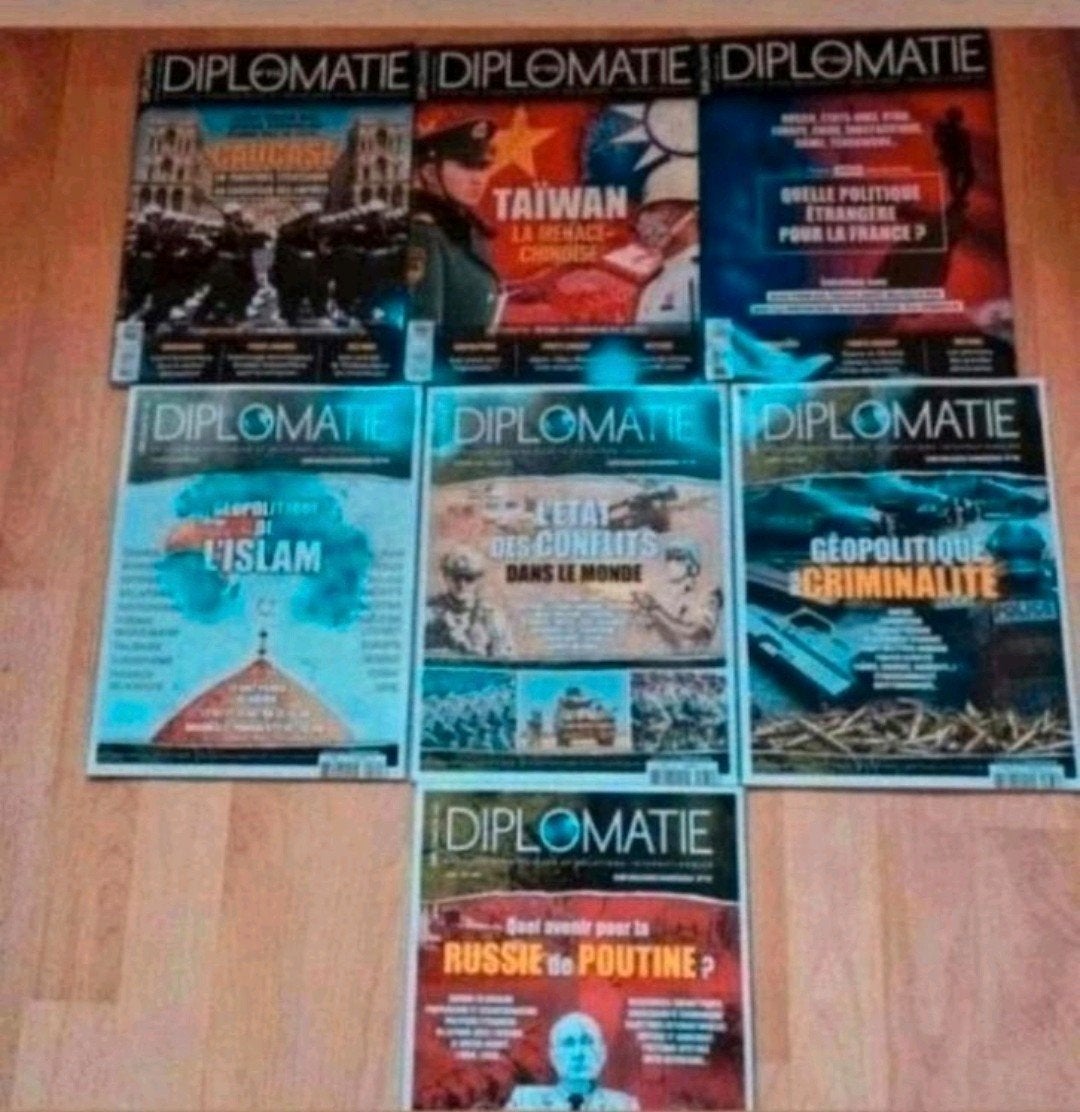 Set van 7 Franse tijdschriften 'Diplomatie' - Geopolitiek, Ophalen of Verzenden, Zo goed als nieuw, Wetenschap en Natuur