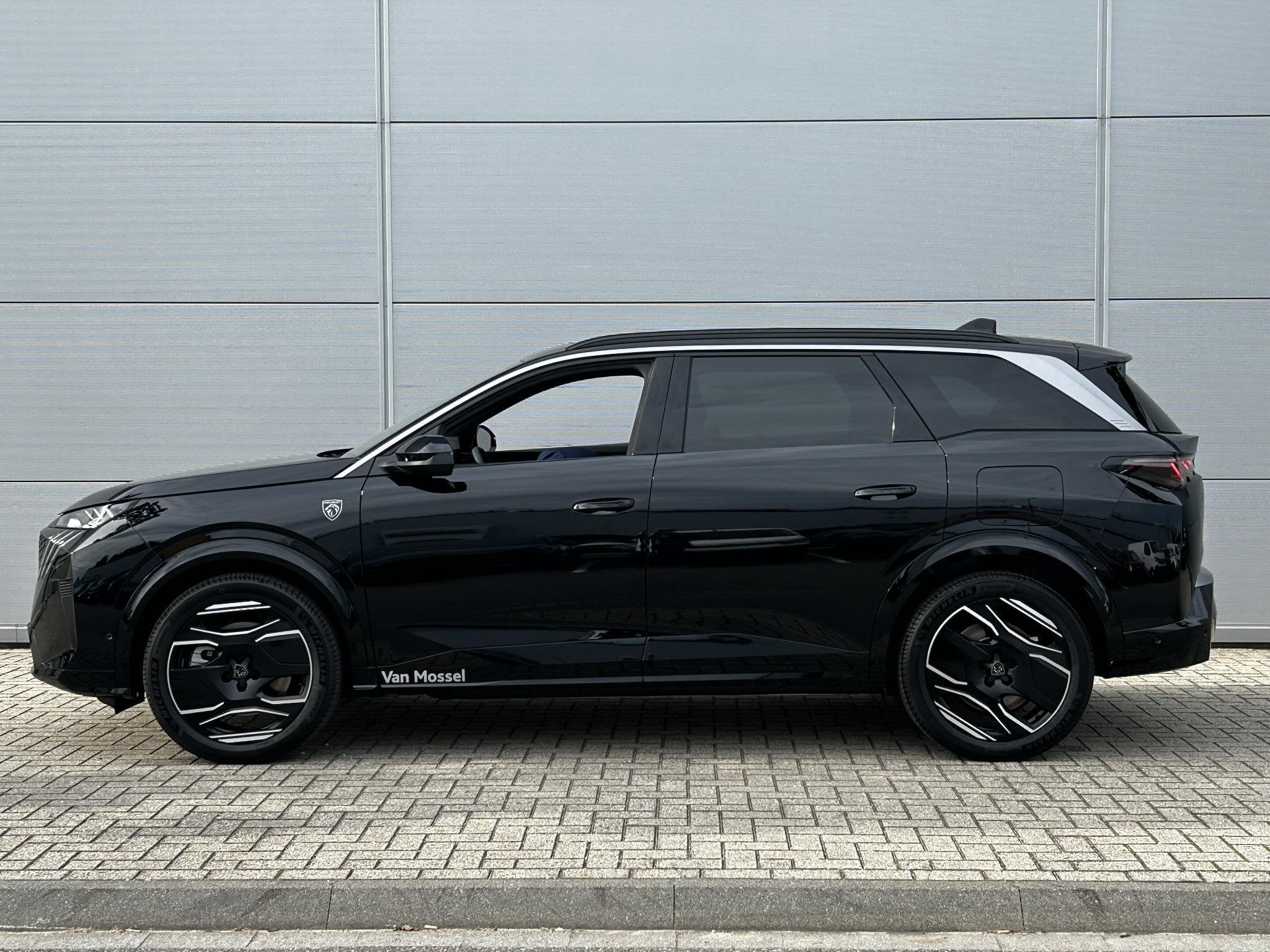 Peugeot e-5008 GT Exclusive 73 kWh 7p | Panoramisch schuifda, Auto's, 213 pk, 7 stoelen, Zwart, 1000 kg