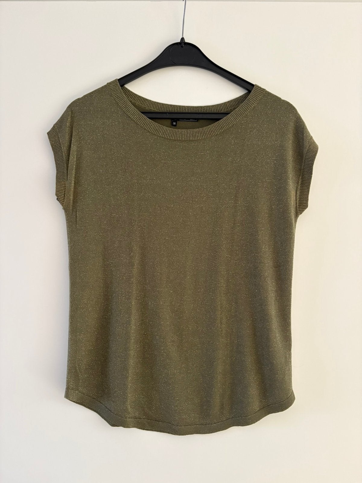 Khaki groen topje | met gouden glitters | Norah | maat S/36, Kleding | Dames, Ophalen of Verzenden, Zo goed als nieuw, Groen, Maat 36 (S)