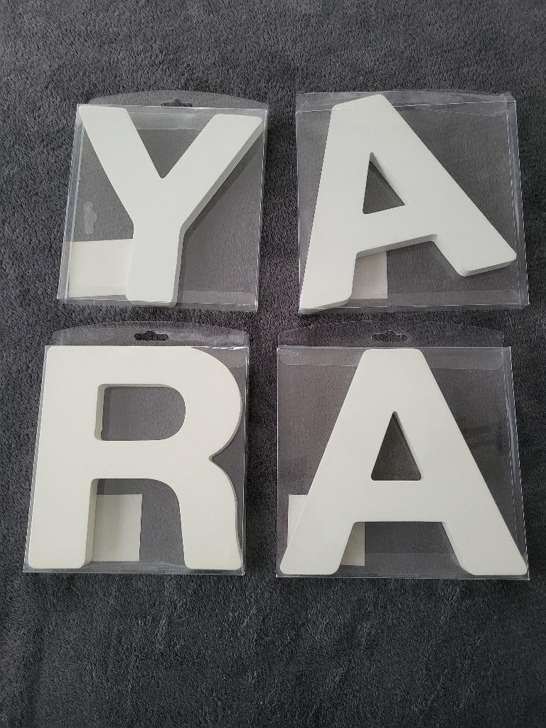 Xenos ''YARA'' houten letters, Kinderen en Baby's, Verzenden, Nieuw, Wanddecoratie
