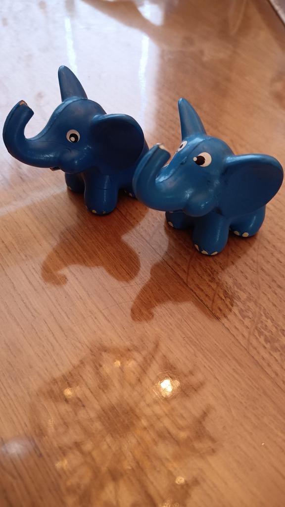 2 Metzeler olifantjes Vintage, Ophalen of Verzenden