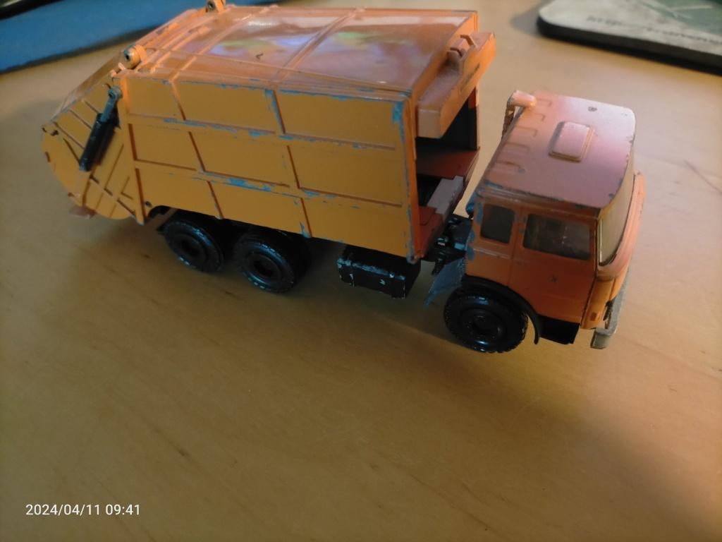 Iveco vuilniswagen van gesha, Verzenden, Bus of Vrachtwagen, Wsi