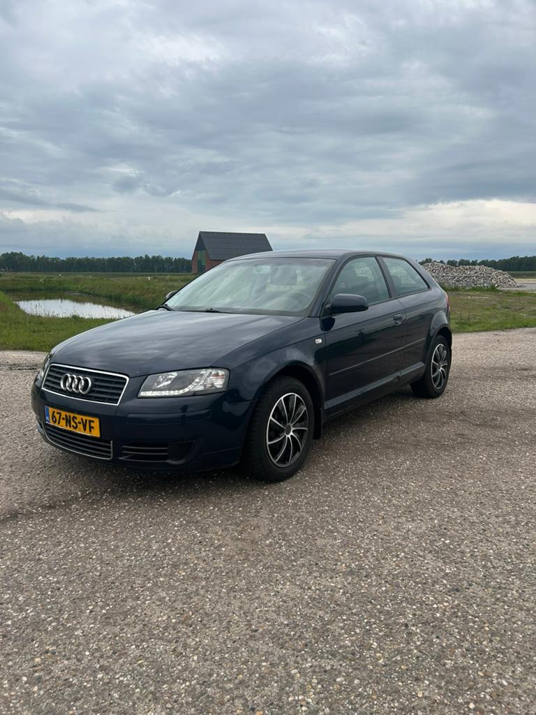 Audi A3 2.0 110KW 3D 2004 Blauw, Auto's, Audi, Particulier, A3, Climate control, Cruise Control, Digitale radio-ontvangst, LED dagrijverlichting