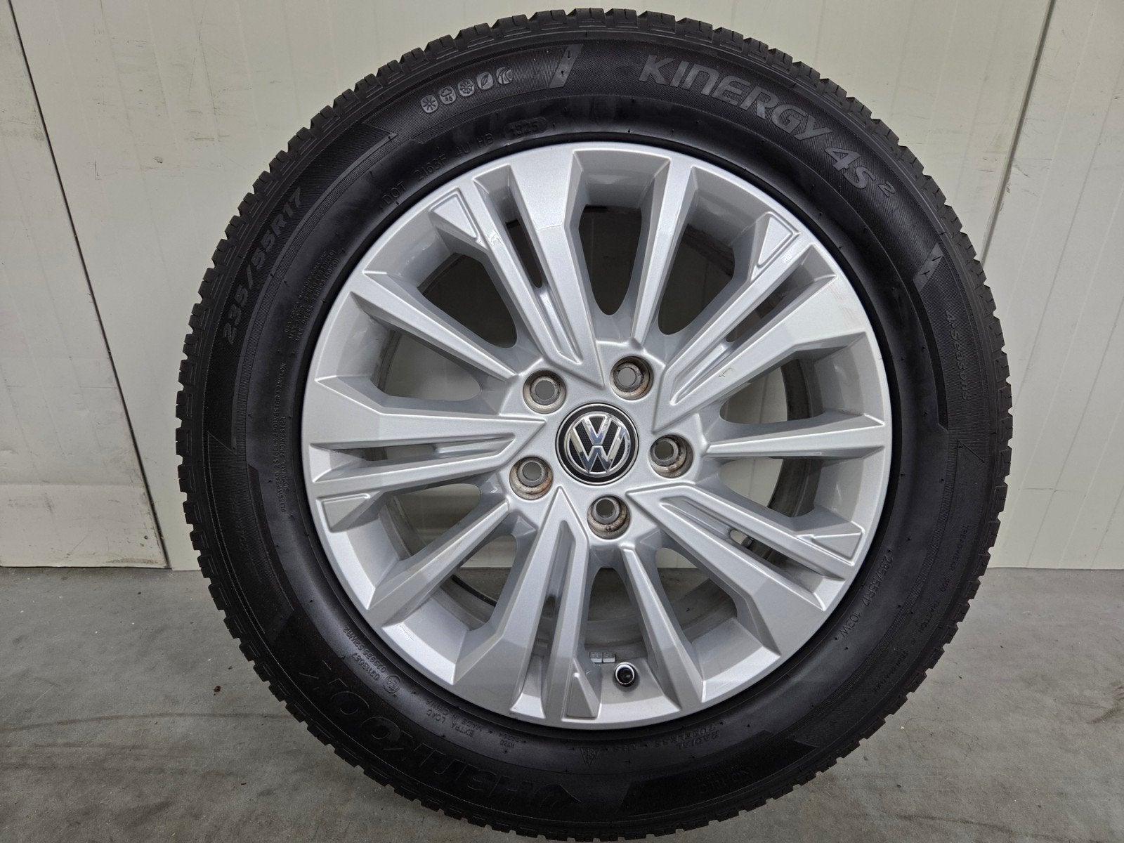 Vw Transporter 17 inch velgen Aracaju 235 55 17 all season, Ophalen, Bestelwagen, 17 inch, 235 mm