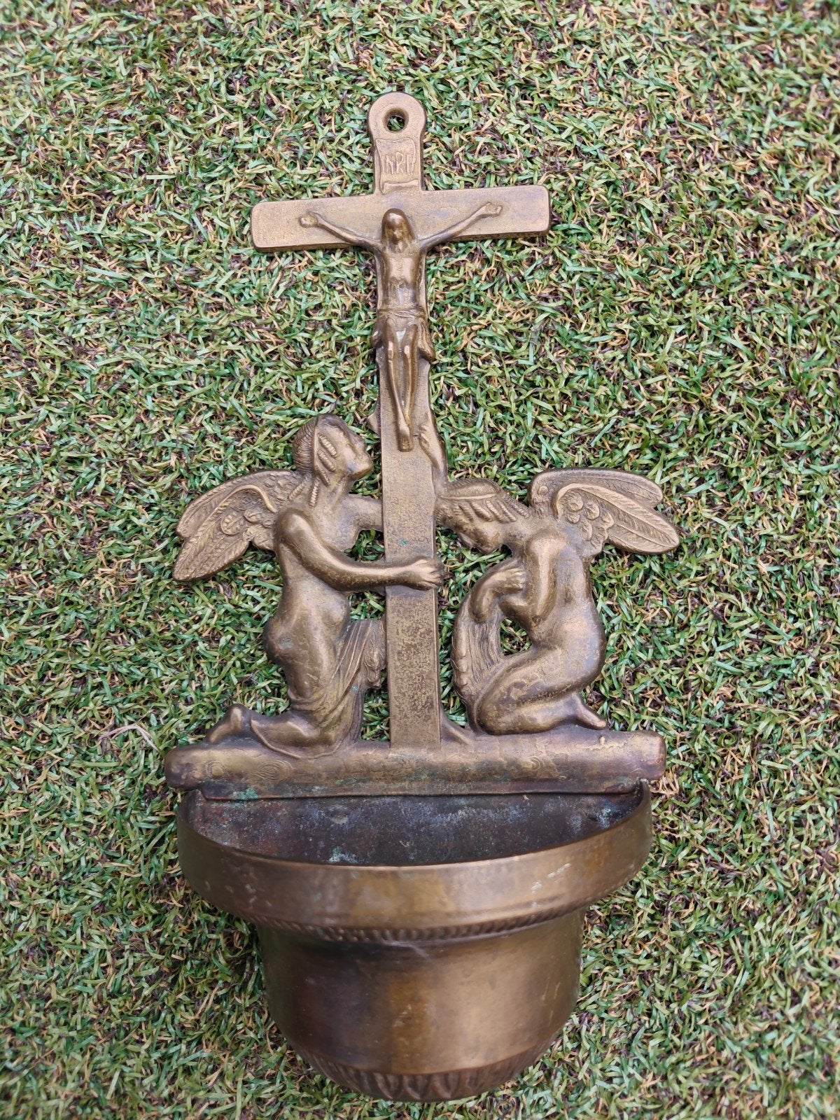 Antiek Bronzen Wijwaterbakje met Engelen en Christusbeeld, Antiek en Kunst, Ophalen of Verzenden