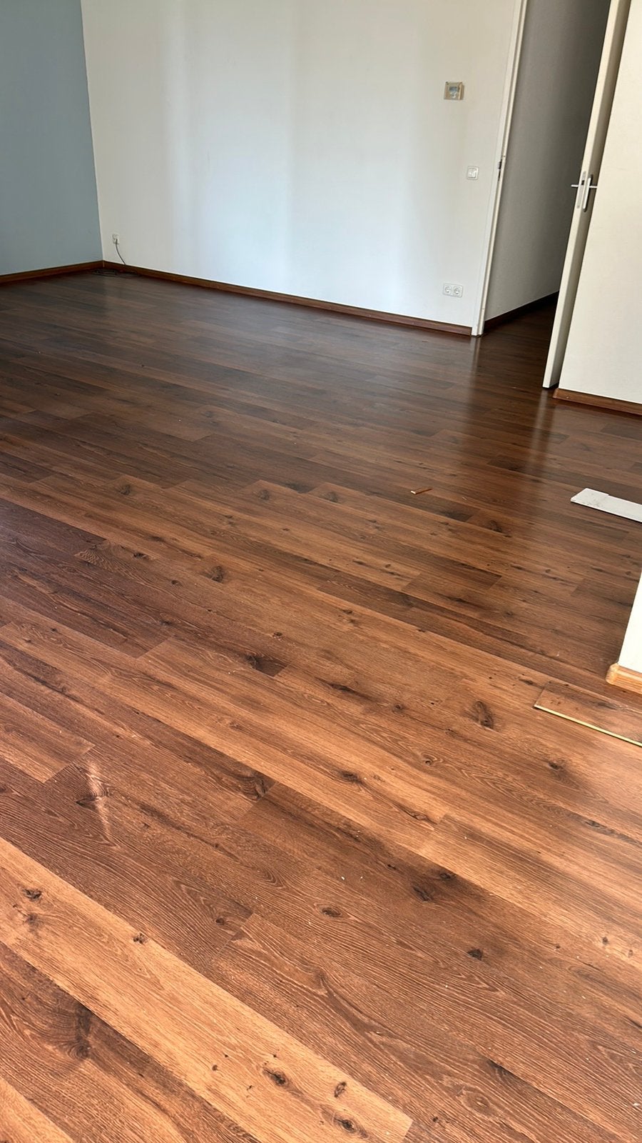 Clic laminaat donker eiken, Ophalen, 50 tot 150 cm, Zo goed als nieuw, 10 m² of meer