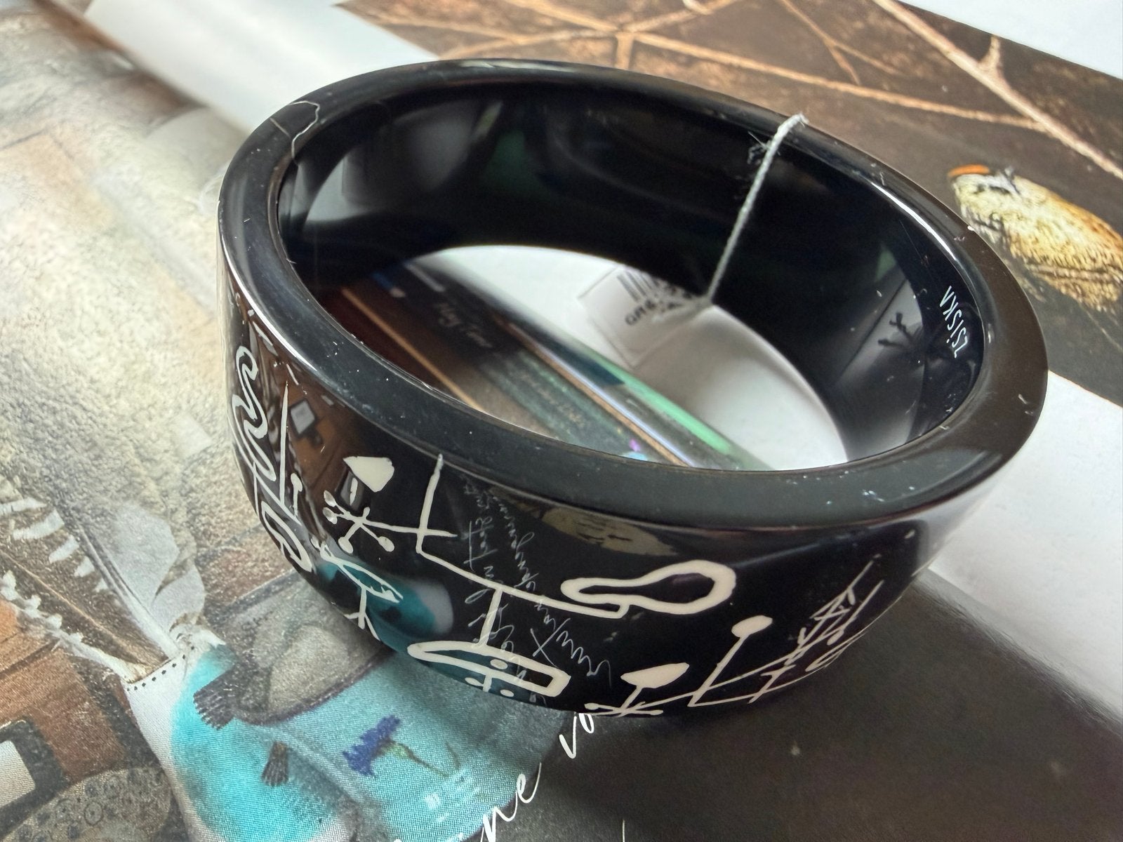 Zsiska Abstract Resin Bangle Armband Zwart/Wit Maat M, Sieraden, Tassen en Uiterlijk, Armbanden, Ophalen of Verzenden, Zo goed als nieuw