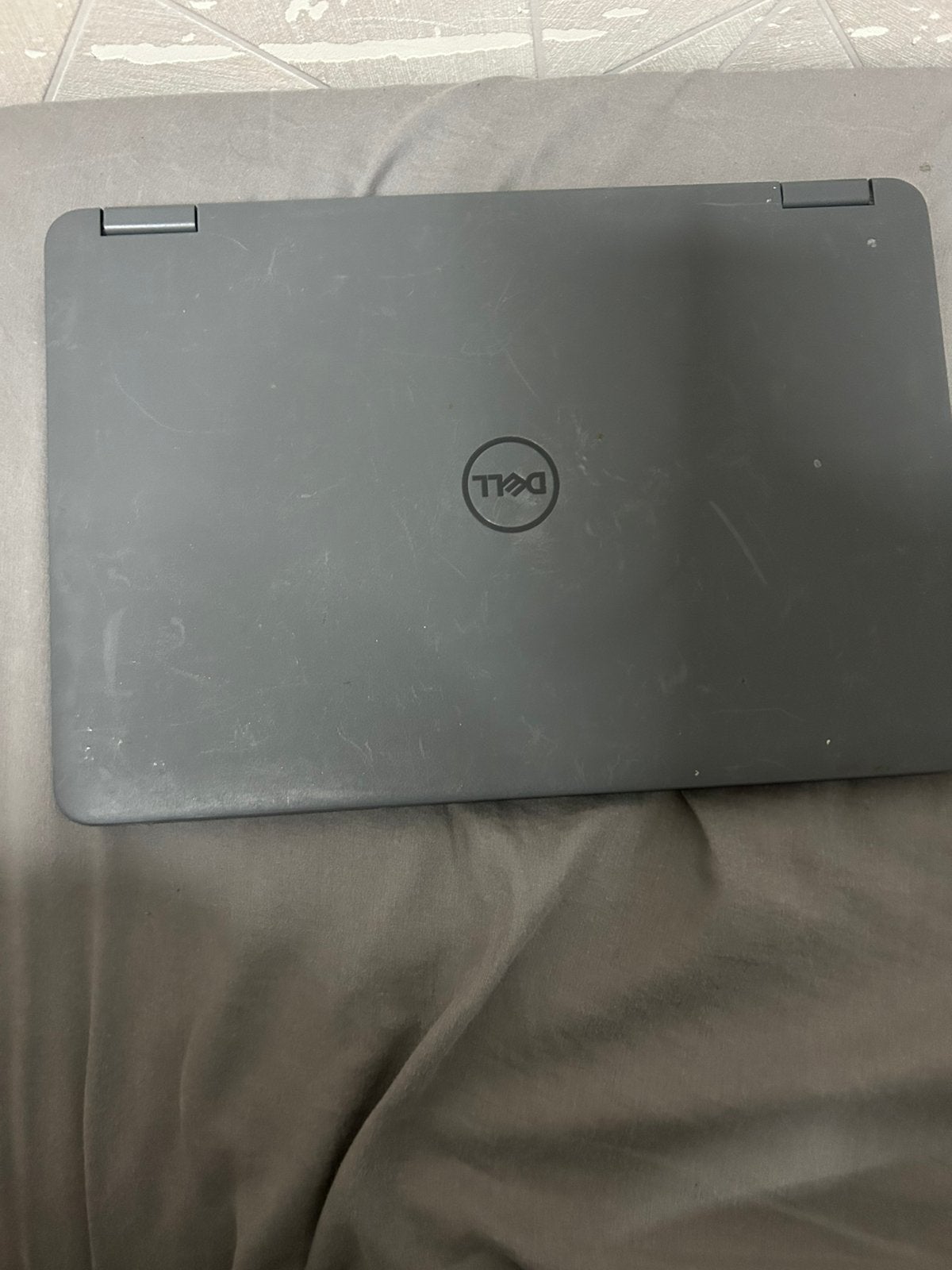 Dell laptop, 14 inch, Qwerty, 8 GB, Touchscreen
