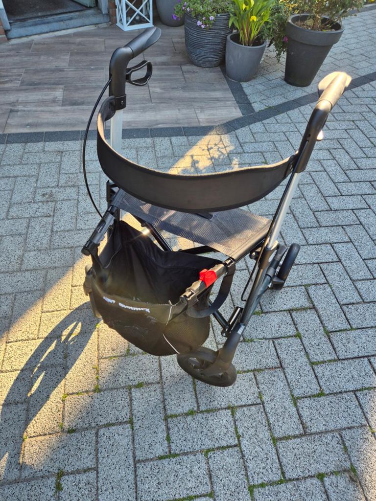 Bijna nieuwe mobilex leopard rollator, Diversen, Ophalen