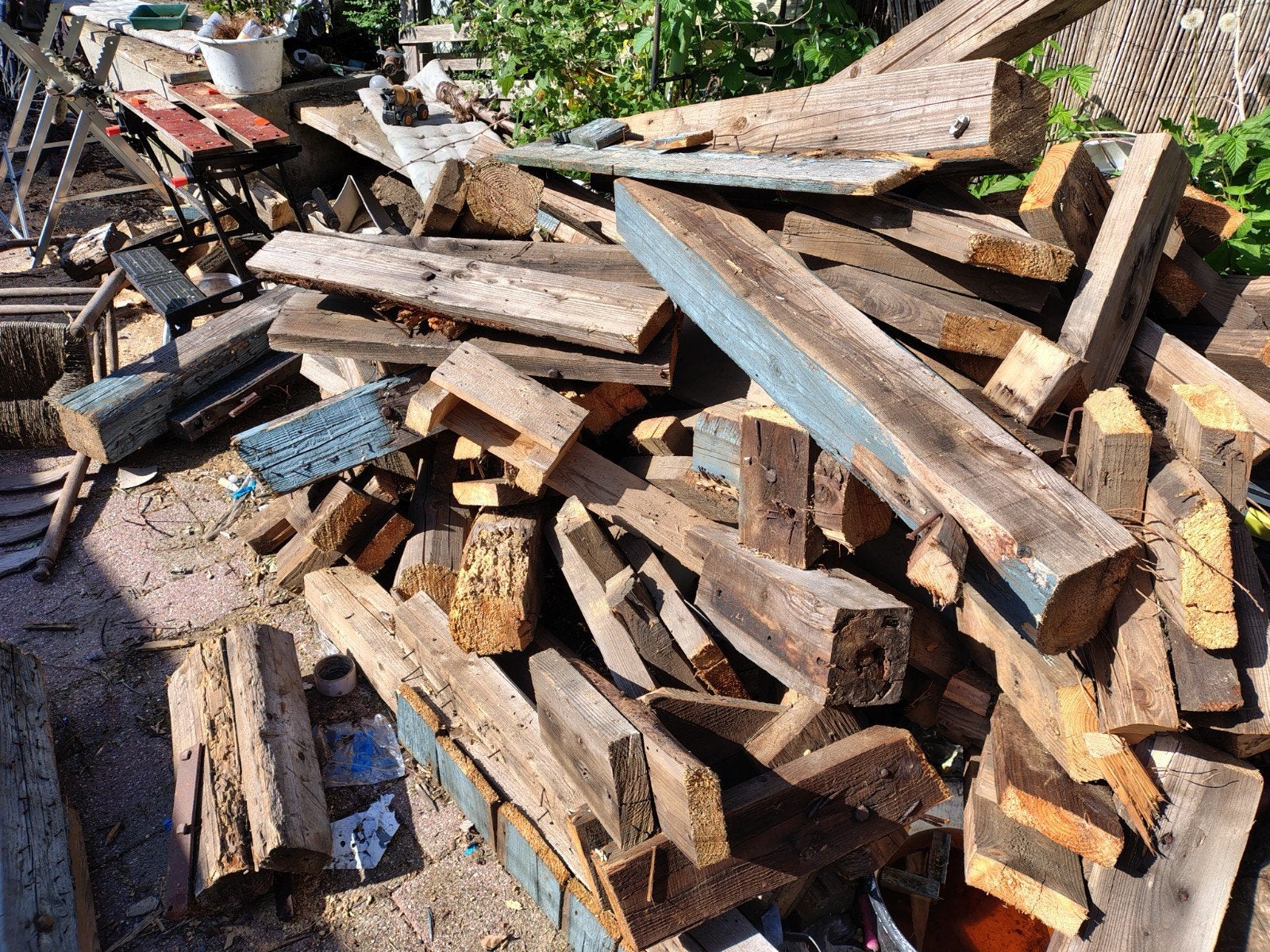 Gratis grof stookhout: goed droog moet snel weg, Tuin en Terras, Haardhout, Ophalen