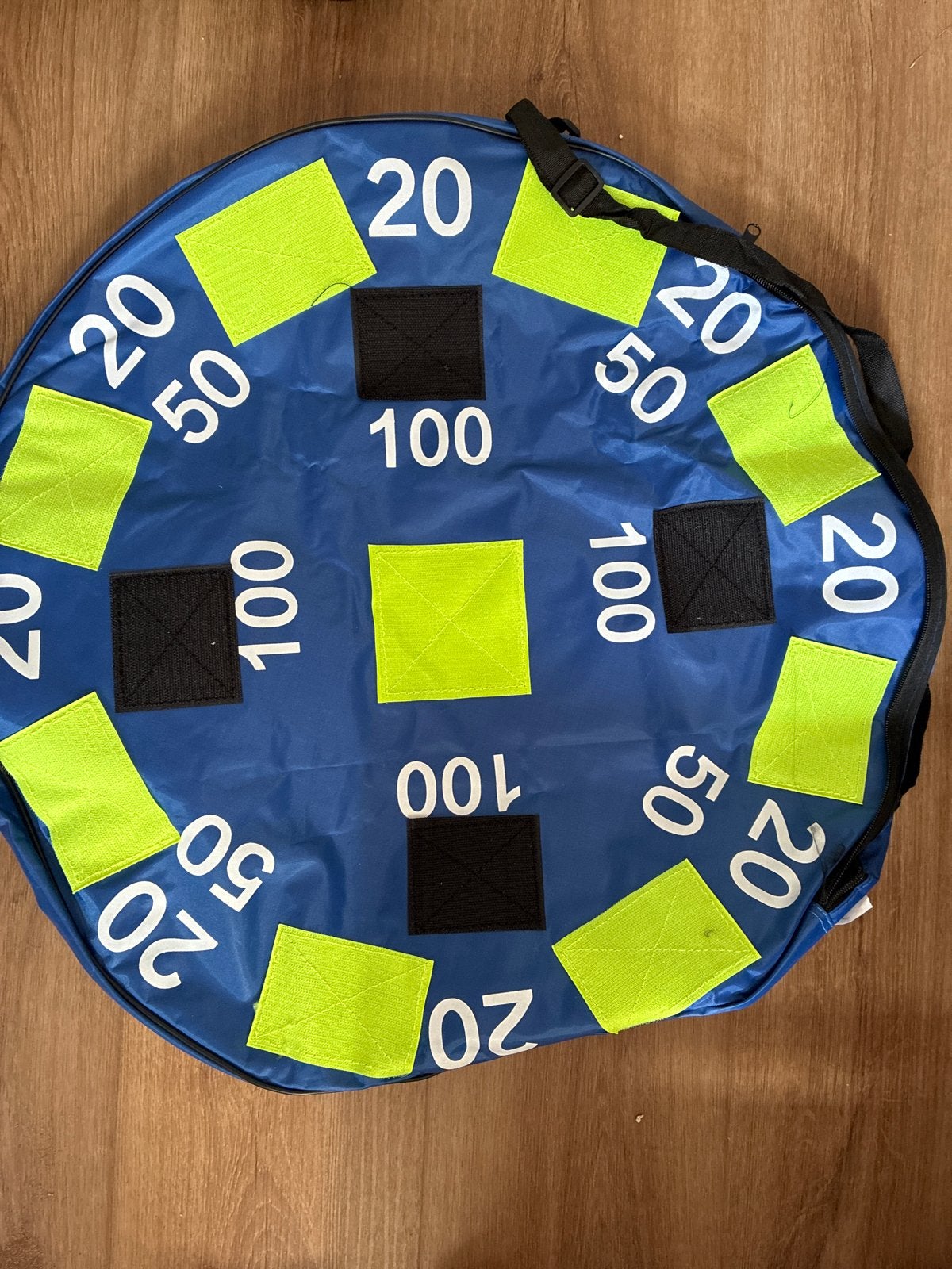 Dartbord met klittenband, Sport en Fitness, Ophalen of Verzenden, Zo goed als nieuw, Dartbord met pijlen