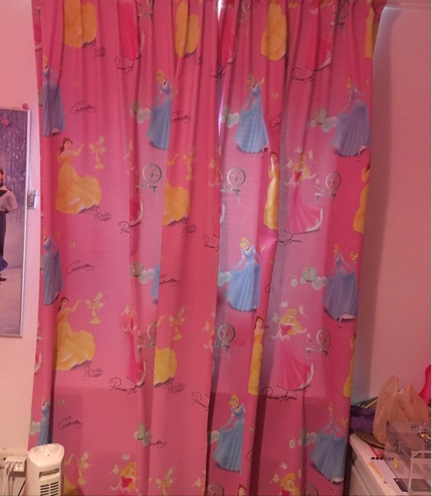 Te koop leuke princess gordijnen, Ophalen, Met haken, Overige merken, 150 cm